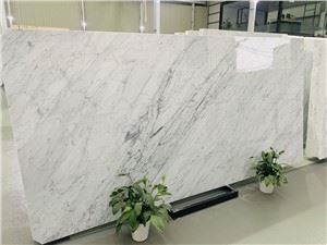 Mirlíní bána Calacatte Iodáilis snasta le haghaidh Tábla Oibre Balla Urlár Countertops Vanity Top