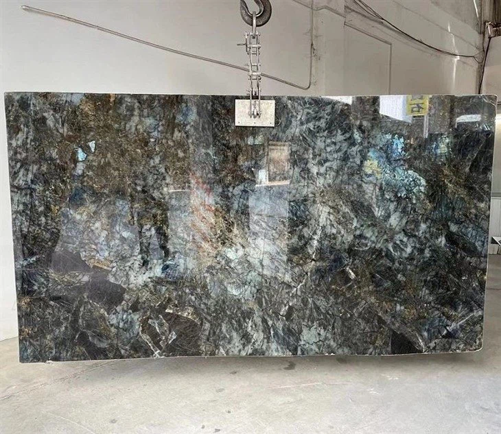 Gray-Black-Blue-Labradorite-Granite-for-Slab-Tile-Countertop-Island-Bathroom-Kitchen.webp(001)